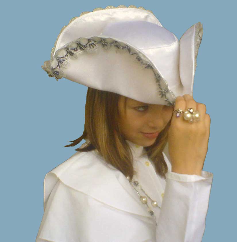Свадебная шляпка треуголка