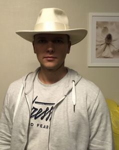 шляпа мужская белая